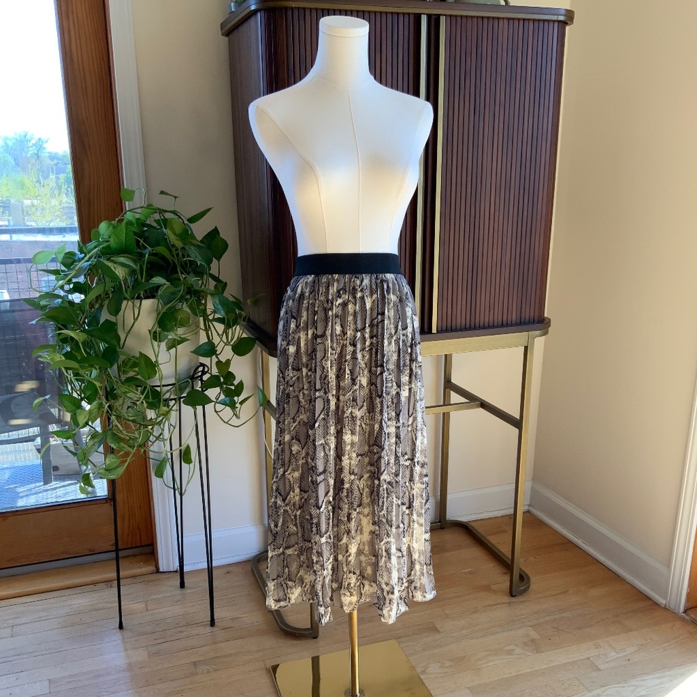 Rachel Zoe Snake Print Pleated Skirt Size M